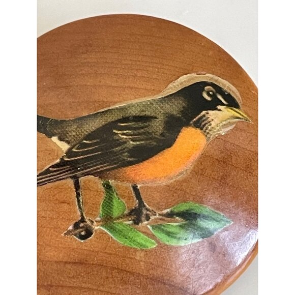 Vintage 1970s Wood Brooch With Decoupage Robin Bird - Picture 6 of 7